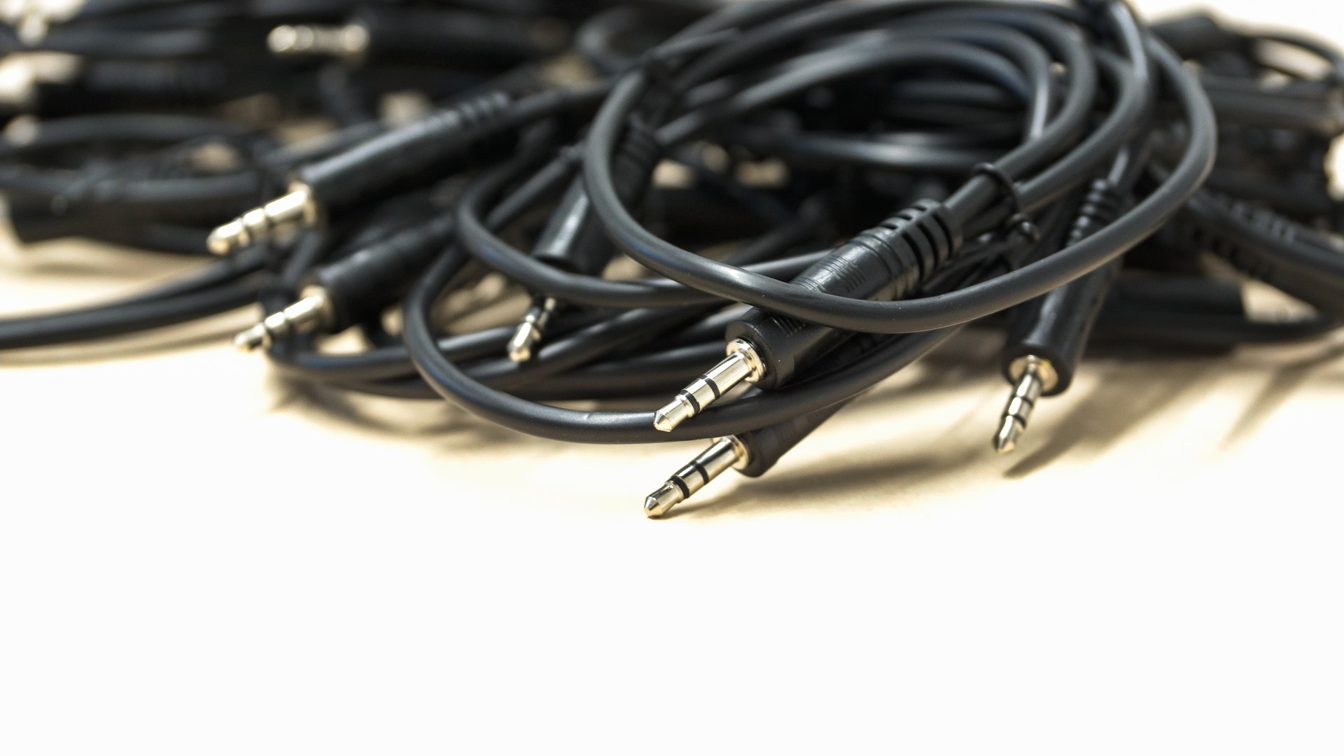 Housing Your Pet Rabbit Indoors_cable wires