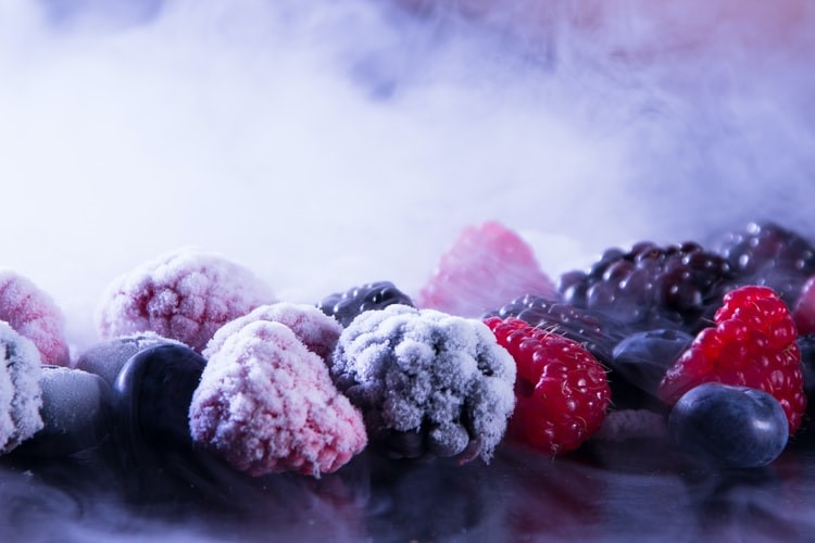 Can rabbits eat strawberries_Frozen berries